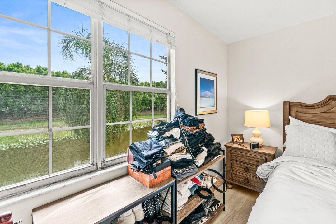 For Sale: $475,000 (2 beds, 2 baths, 1261 Square Feet)