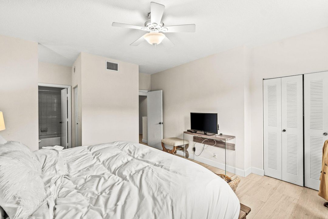 For Sale: $475,000 (2 beds, 2 baths, 1261 Square Feet)