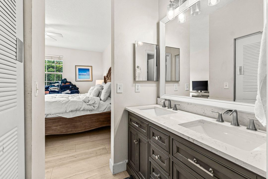 For Sale: $475,000 (2 beds, 2 baths, 1261 Square Feet)