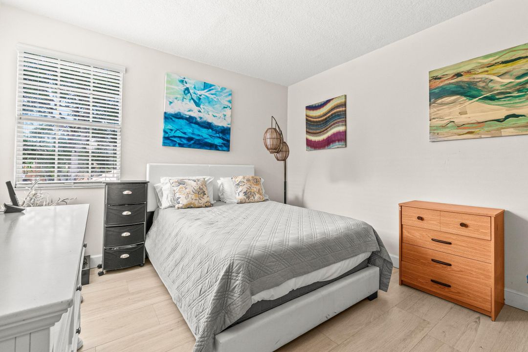 For Sale: $475,000 (2 beds, 2 baths, 1261 Square Feet)