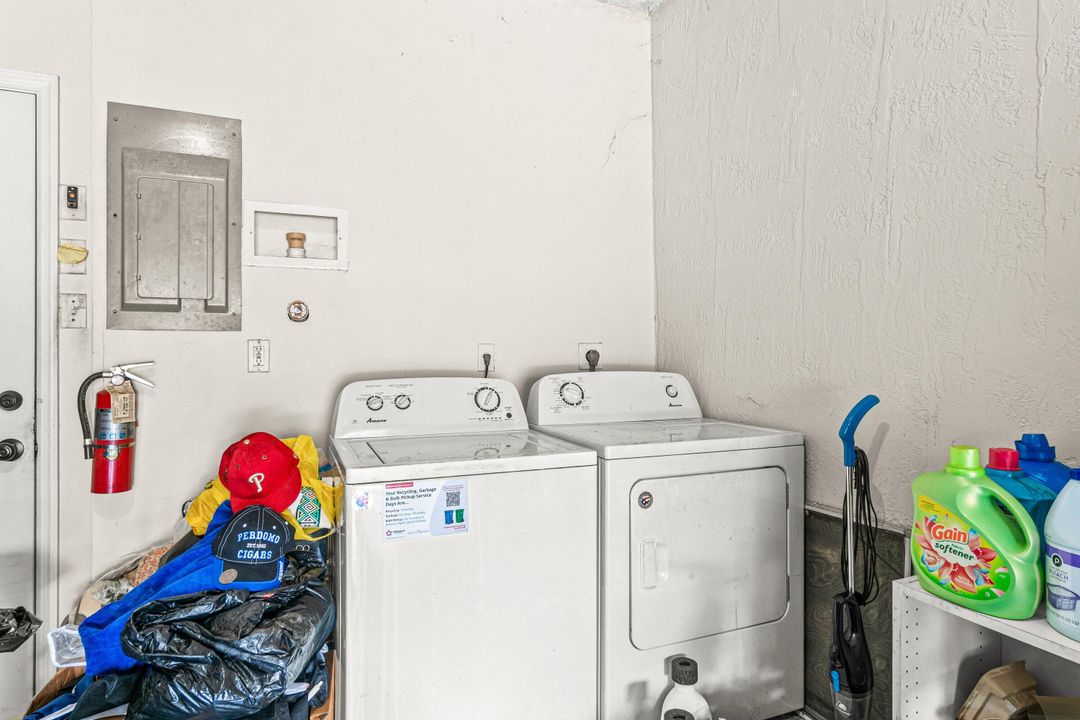 For Sale: $475,000 (2 beds, 2 baths, 1261 Square Feet)