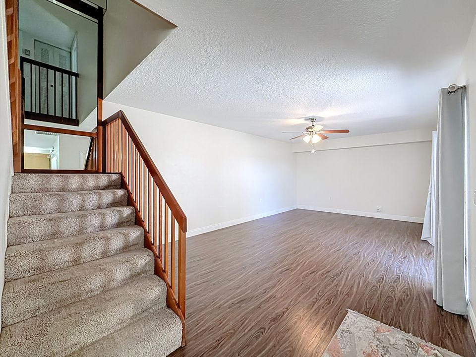 En Venta: $295,000 (2 camas, 2 baños, 1236 Pies cuadrados)