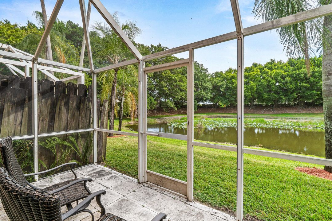 For Sale: $475,000 (2 beds, 2 baths, 1261 Square Feet)