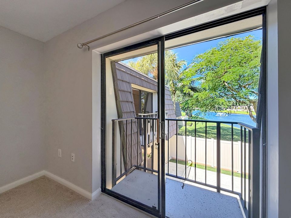 En Venta: $295,000 (2 camas, 2 baños, 1236 Pies cuadrados)