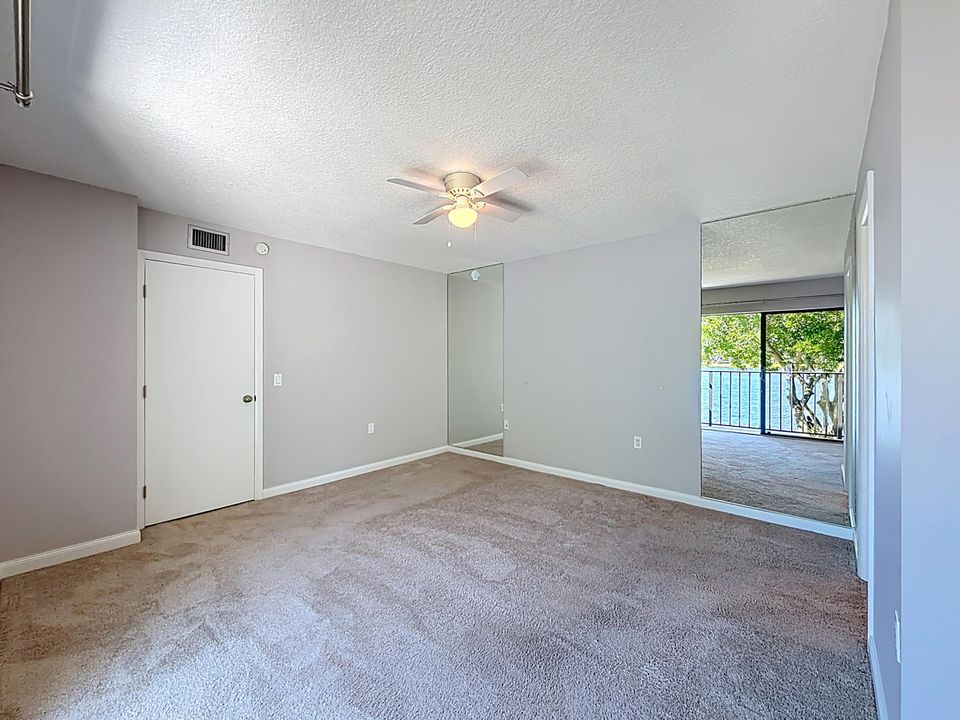 En Venta: $295,000 (2 camas, 2 baños, 1236 Pies cuadrados)