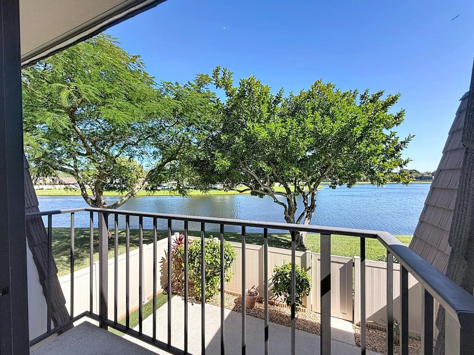 En Venta: $295,000 (2 camas, 2 baños, 1236 Pies cuadrados)