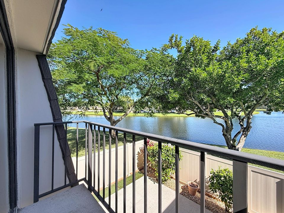 En Venta: $295,000 (2 camas, 2 baños, 1236 Pies cuadrados)