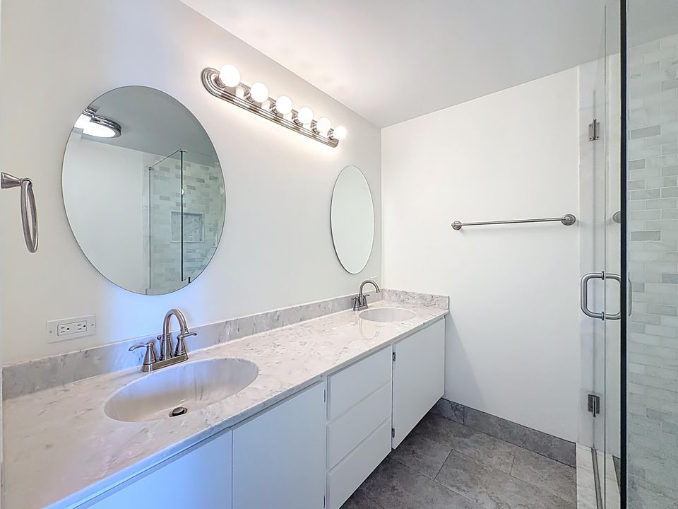 En Venta: $295,000 (2 camas, 2 baños, 1236 Pies cuadrados)