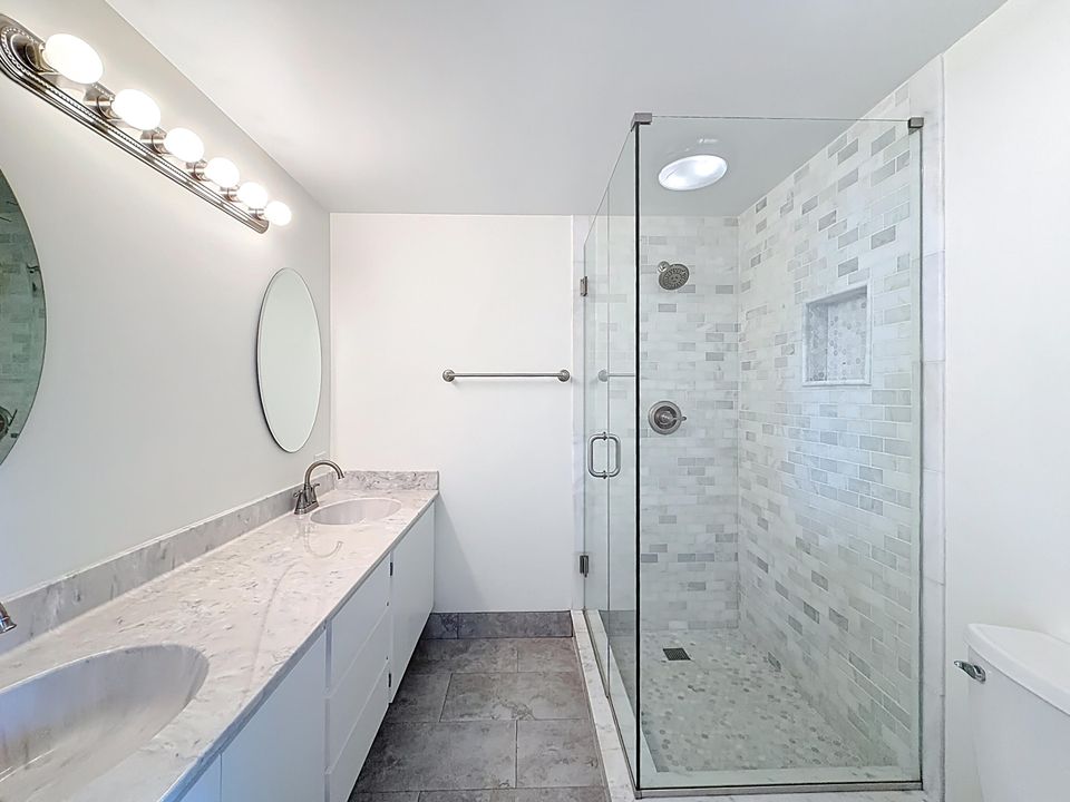 En Venta: $295,000 (2 camas, 2 baños, 1236 Pies cuadrados)