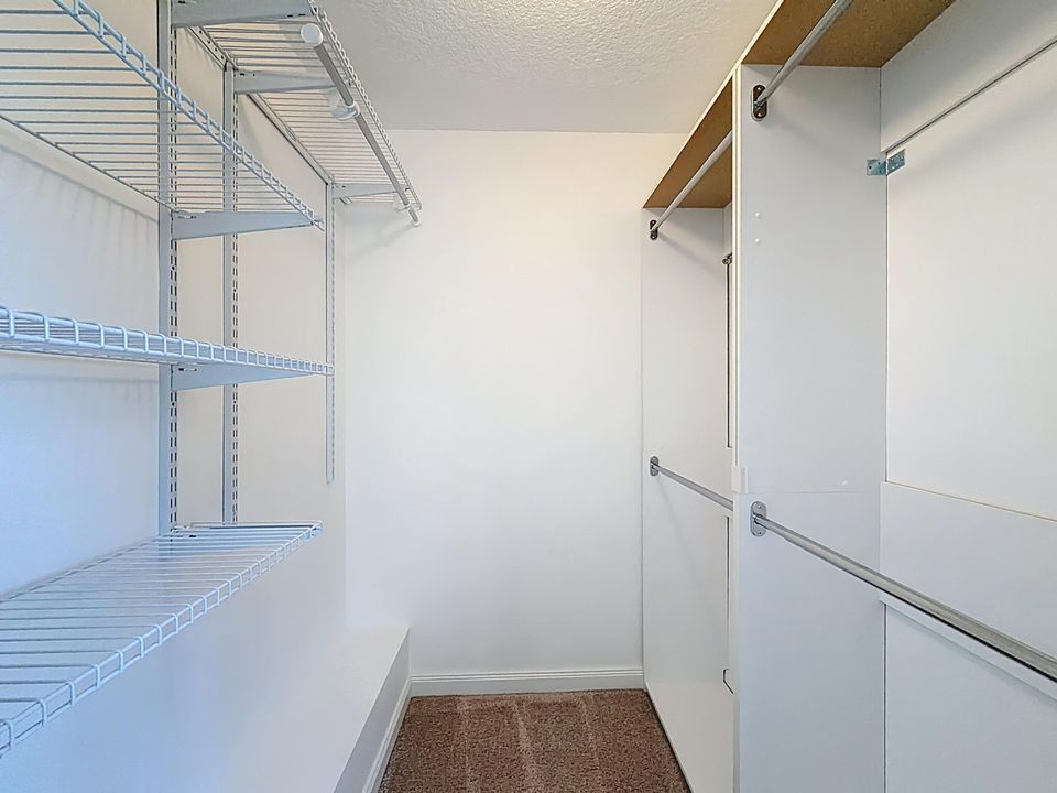 En Venta: $295,000 (2 camas, 2 baños, 1236 Pies cuadrados)