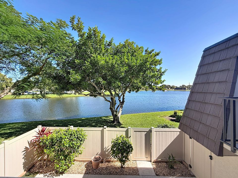 En Venta: $295,000 (2 camas, 2 baños, 1236 Pies cuadrados)