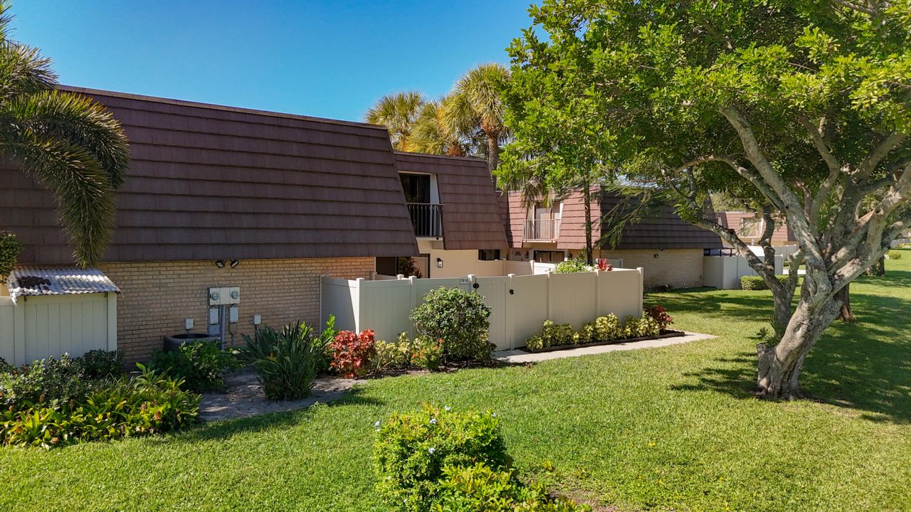 En Venta: $295,000 (2 camas, 2 baños, 1236 Pies cuadrados)