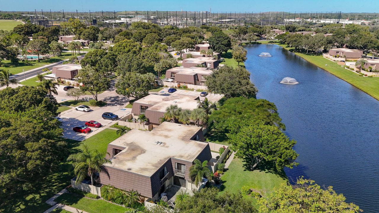 En Venta: $295,000 (2 camas, 2 baños, 1236 Pies cuadrados)