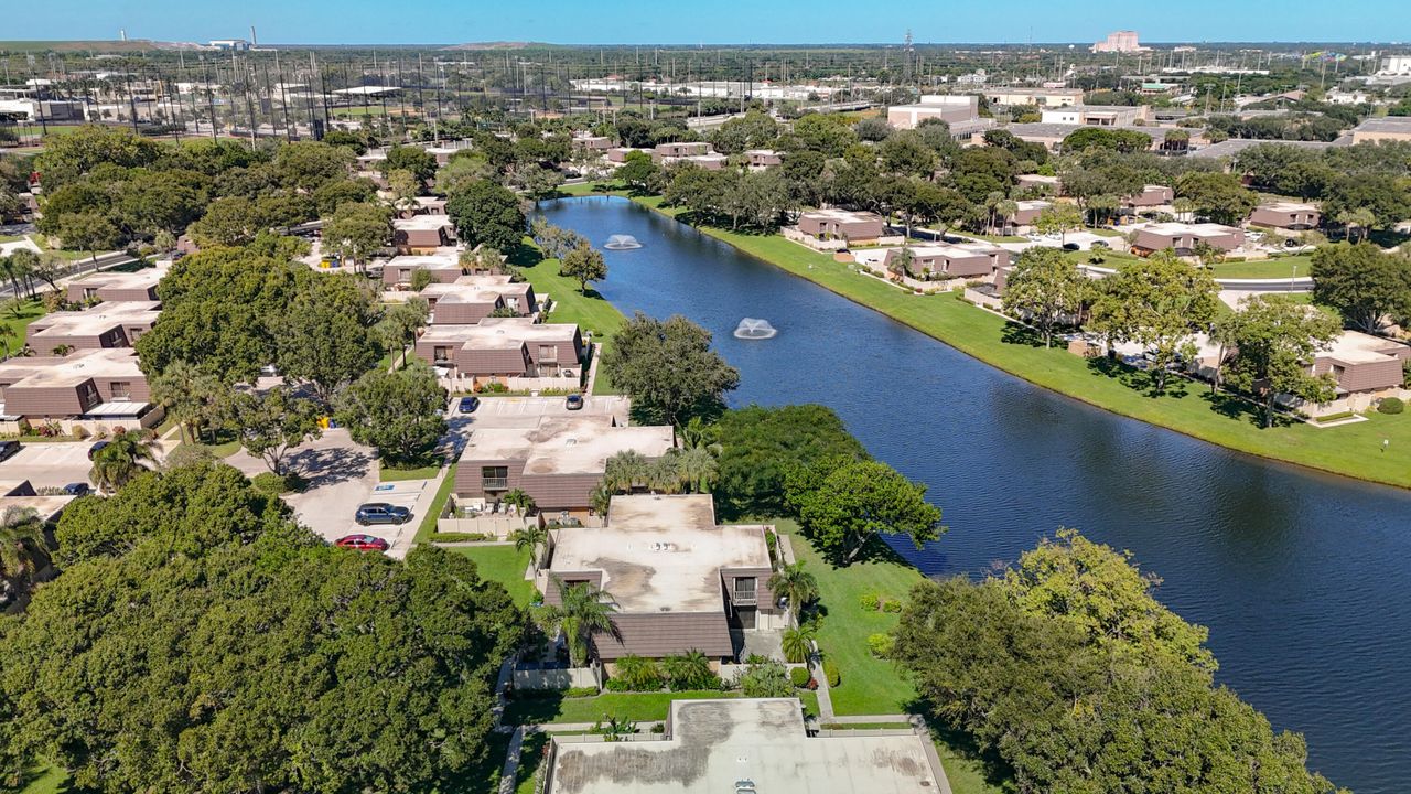 En Venta: $295,000 (2 camas, 2 baños, 1236 Pies cuadrados)