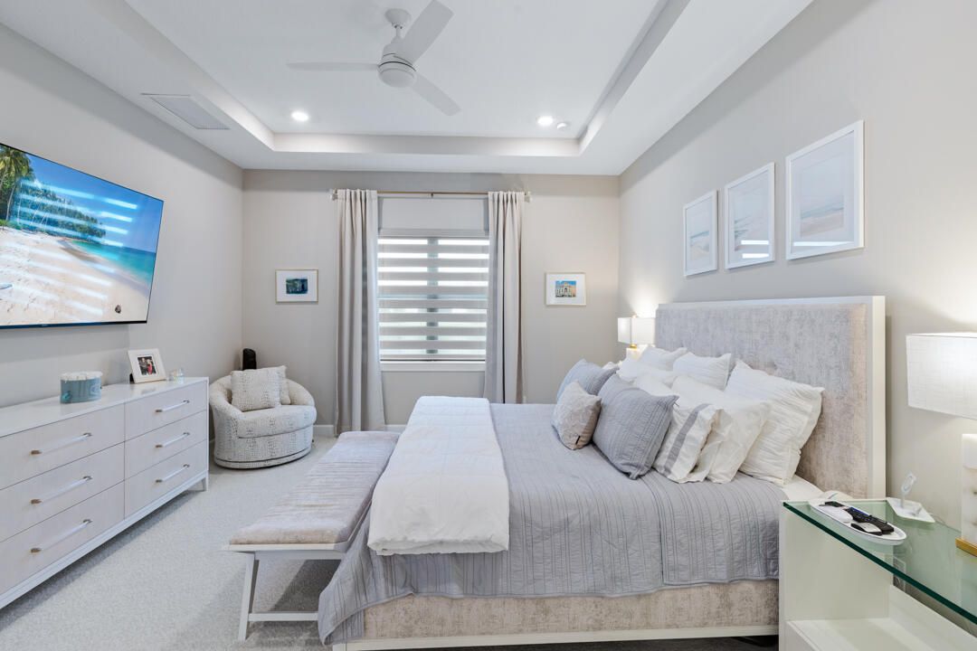 合同活跃: $599,000 (3 贝兹, 3 浴室, 2224 平方英尺)