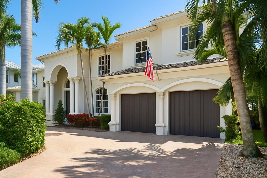 For Sale: $4,599,000 (6 beds, 6 baths, 4827 Square Feet)