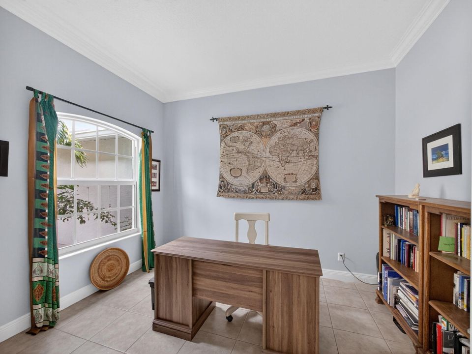 Active With Contract: $475,000 (3 beds, 2 baths, 2162 Square Feet)