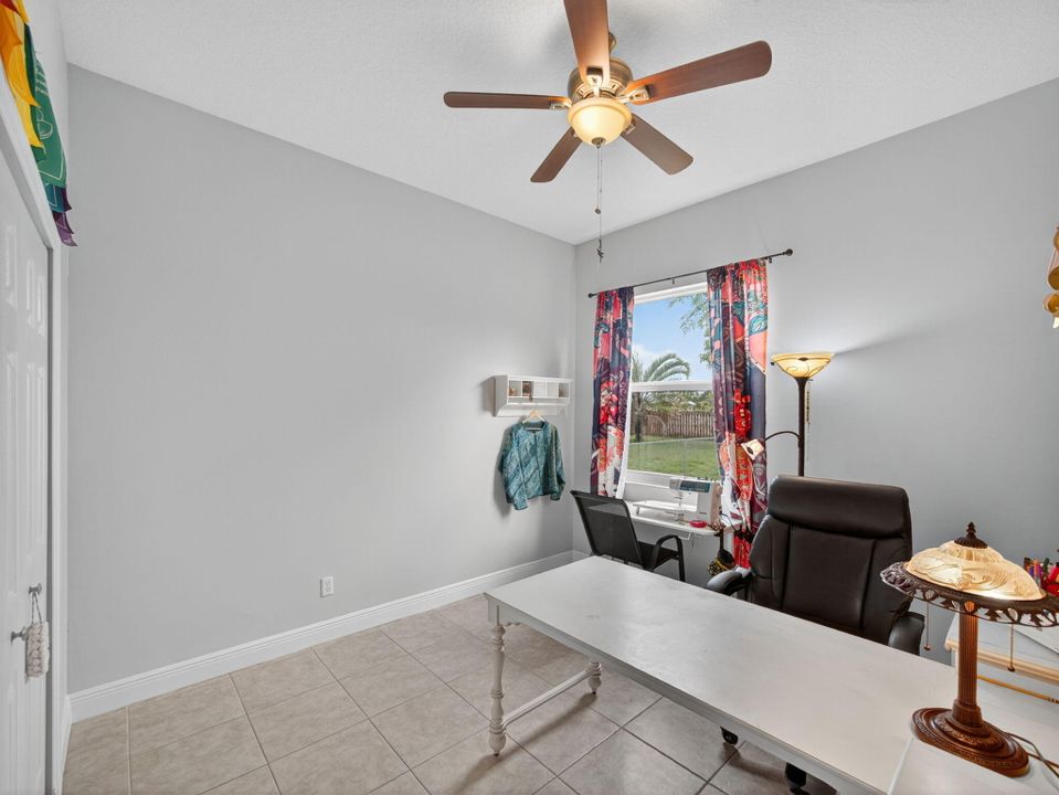 Active With Contract: $475,000 (3 beds, 2 baths, 2162 Square Feet)