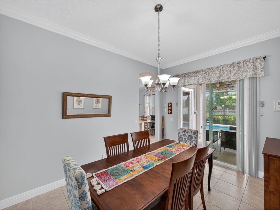 Active With Contract: $475,000 (3 beds, 2 baths, 2162 Square Feet)