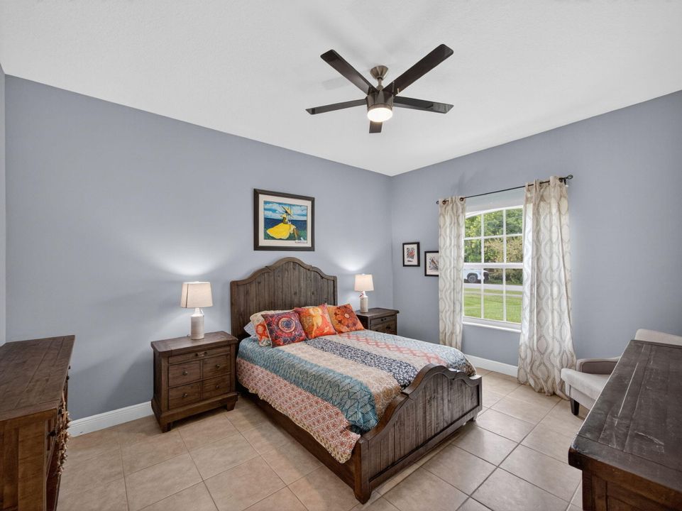 Active With Contract: $475,000 (3 beds, 2 baths, 2162 Square Feet)