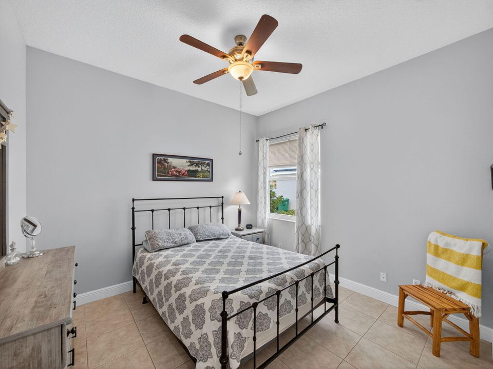 Active With Contract: $475,000 (3 beds, 2 baths, 2162 Square Feet)