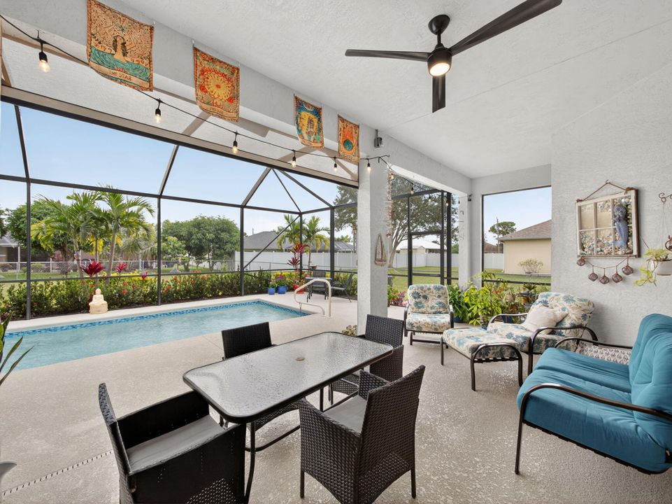 Active With Contract: $475,000 (3 beds, 2 baths, 2162 Square Feet)