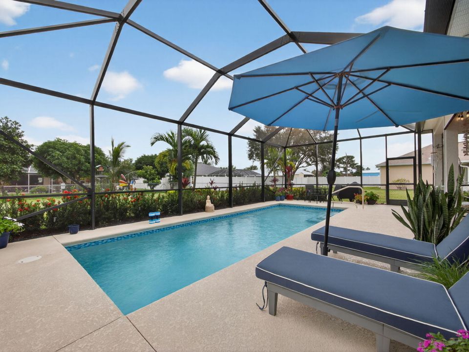 Active With Contract: $475,000 (3 beds, 2 baths, 2162 Square Feet)