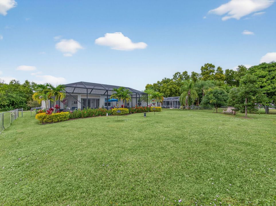 Active With Contract: $475,000 (3 beds, 2 baths, 2162 Square Feet)