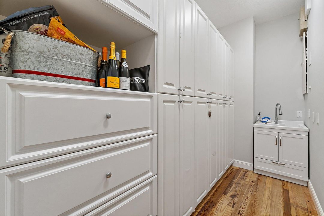 Active With Contract: $1,850,000 (5 beds, 4 baths, 3642 Square Feet)