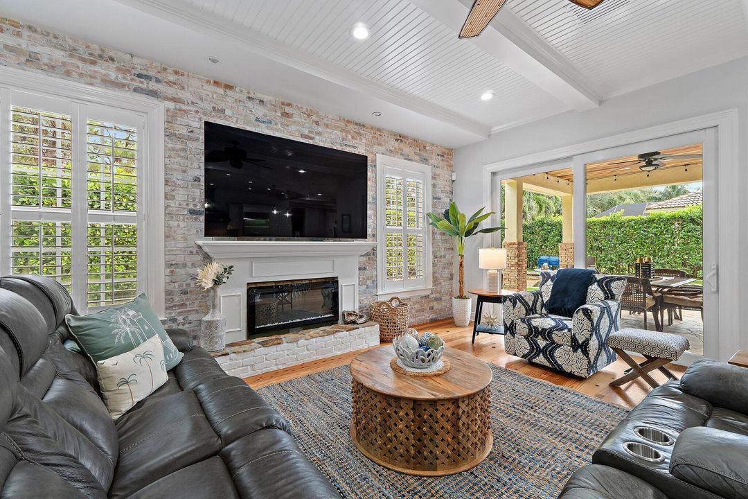 Active With Contract: $1,850,000 (5 beds, 4 baths, 3642 Square Feet)