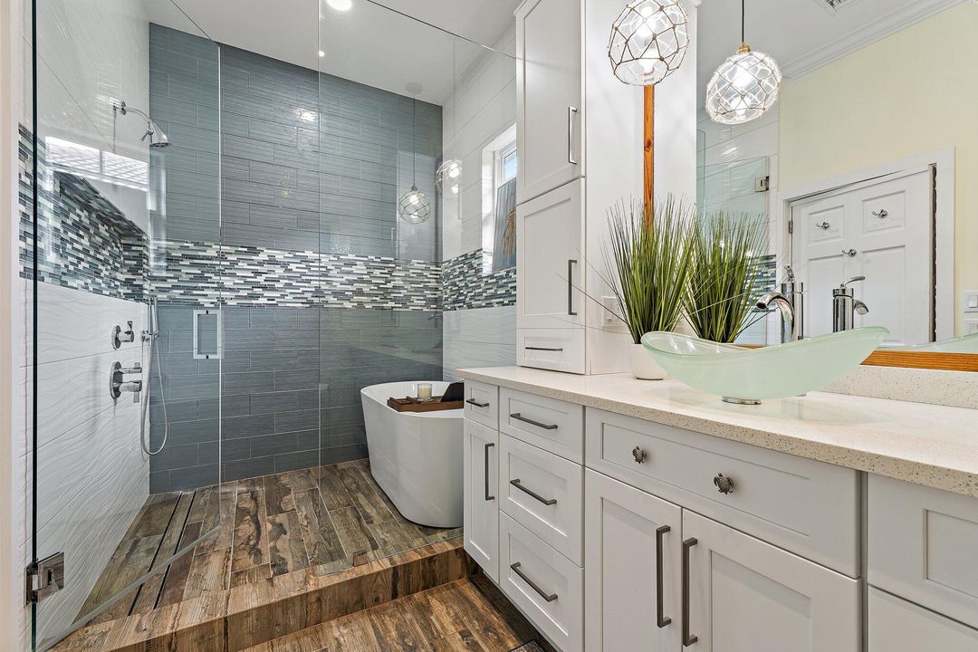 Active With Contract: $1,850,000 (5 beds, 4 baths, 3642 Square Feet)