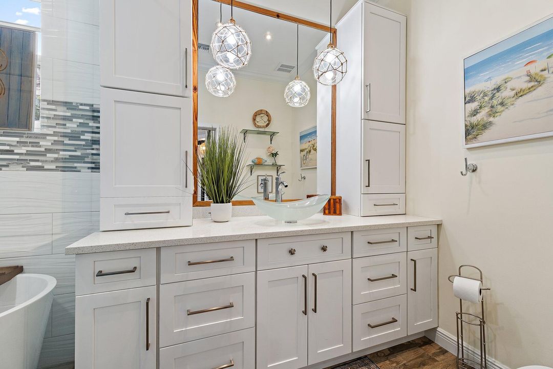 Active With Contract: $1,850,000 (5 beds, 4 baths, 3642 Square Feet)