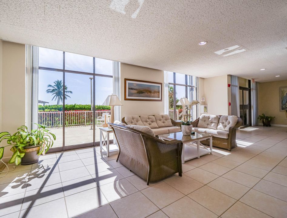 В аренду: $5,000 (2 спален, 2 ванн, 1040 Квадратных фут)