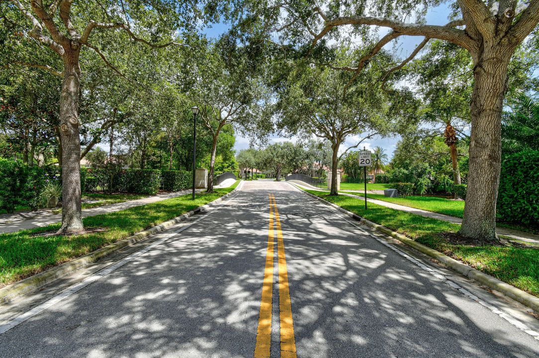 Active With Contract: $1,850,000 (5 beds, 4 baths, 3642 Square Feet)