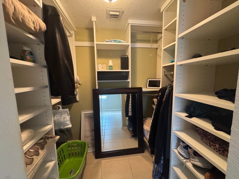 В аренду: $5,000 (2 спален, 2 ванн, 1040 Квадратных фут)