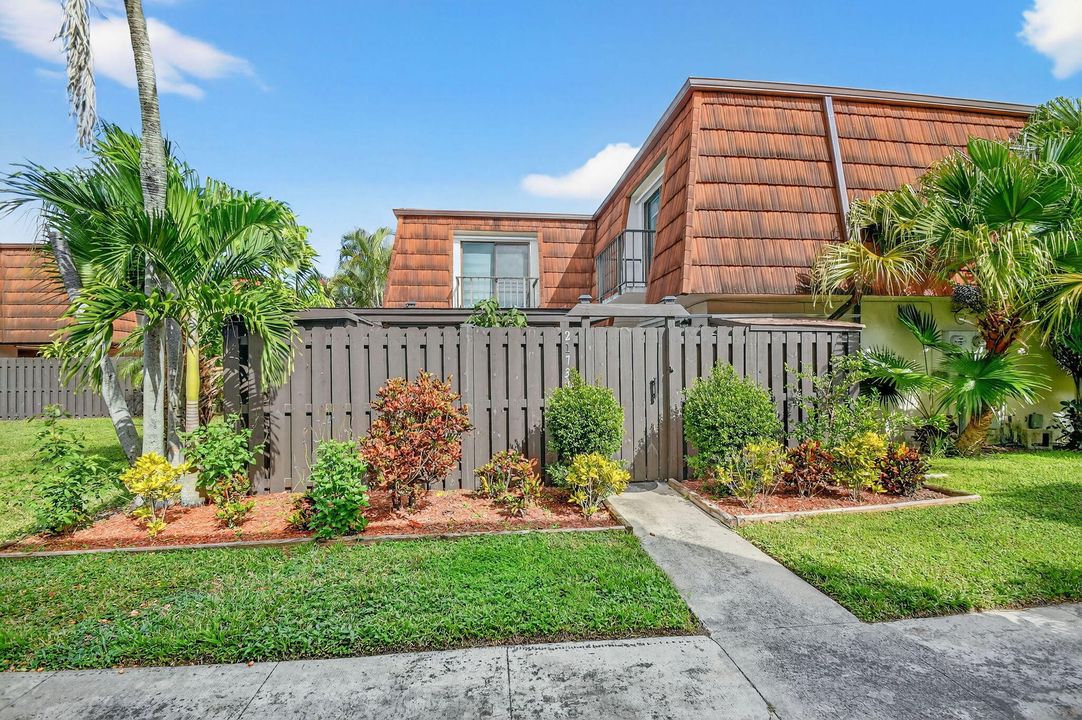 En Venta: $305,000 (2 camas, 2 baños, 1252 Pies cuadrados)