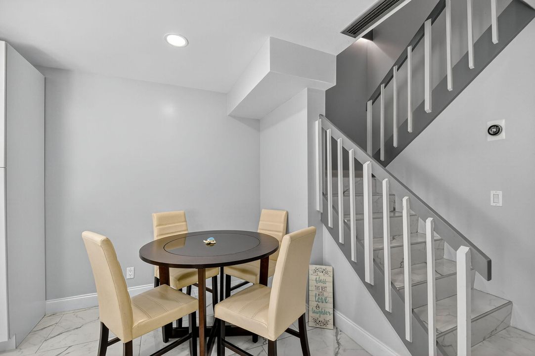 En Venta: $305,000 (2 camas, 2 baños, 1252 Pies cuadrados)