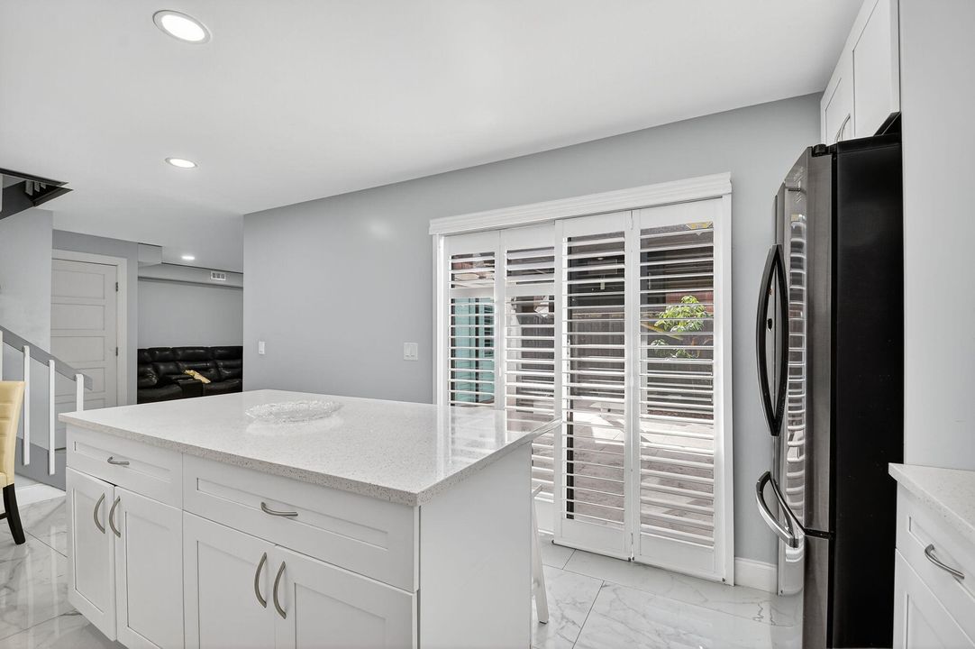 En Venta: $305,000 (2 camas, 2 baños, 1252 Pies cuadrados)