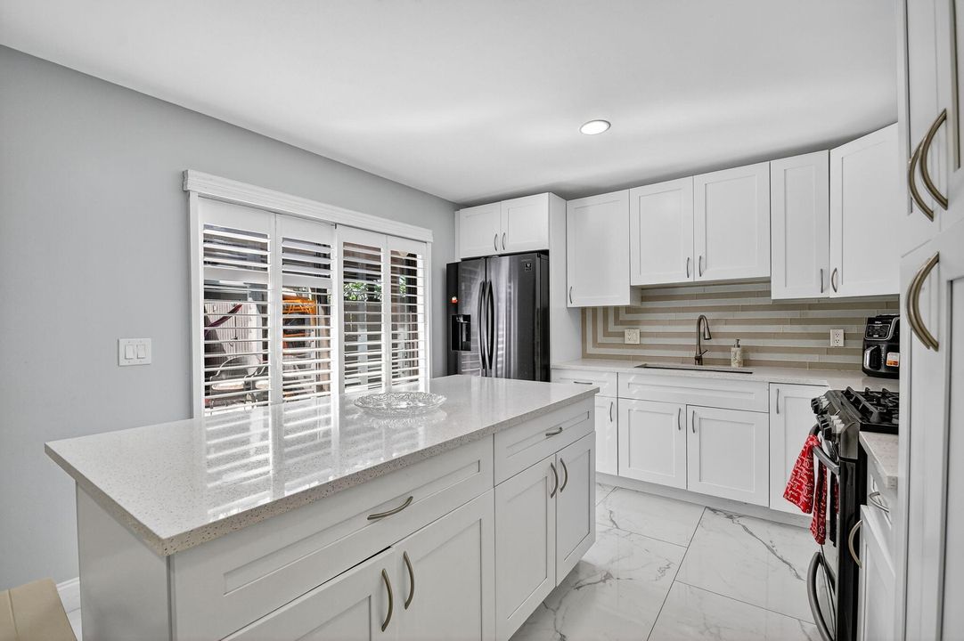 En Venta: $305,000 (2 camas, 2 baños, 1252 Pies cuadrados)