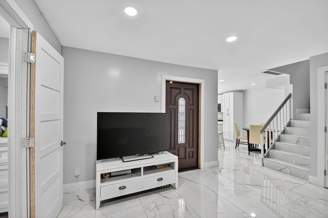 En Venta: $305,000 (2 camas, 2 baños, 1252 Pies cuadrados)