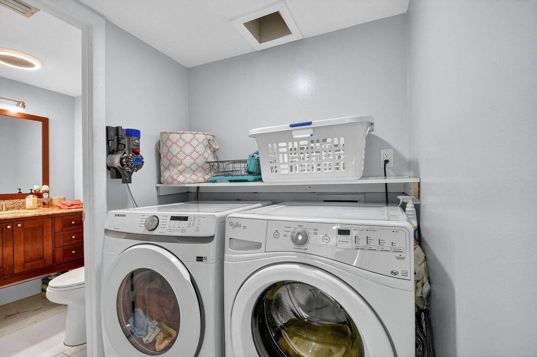 En Venta: $305,000 (2 camas, 2 baños, 1252 Pies cuadrados)