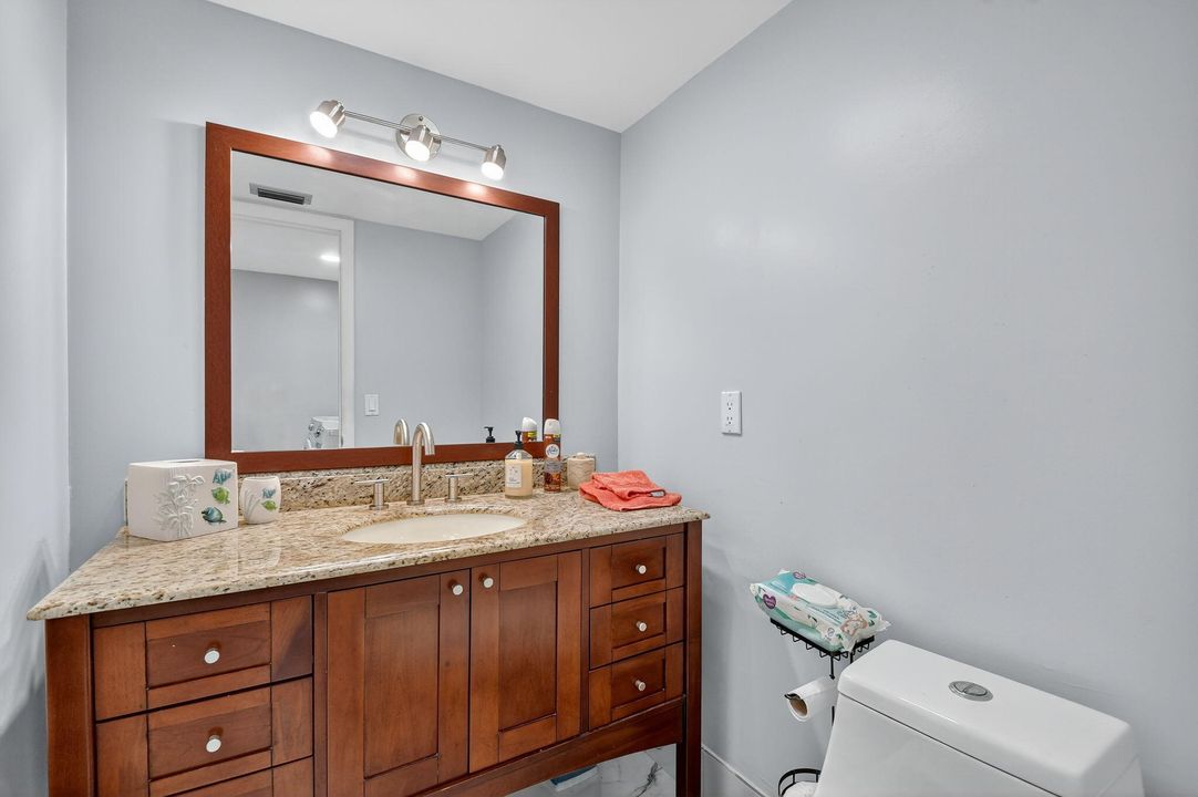 En Venta: $305,000 (2 camas, 2 baños, 1252 Pies cuadrados)