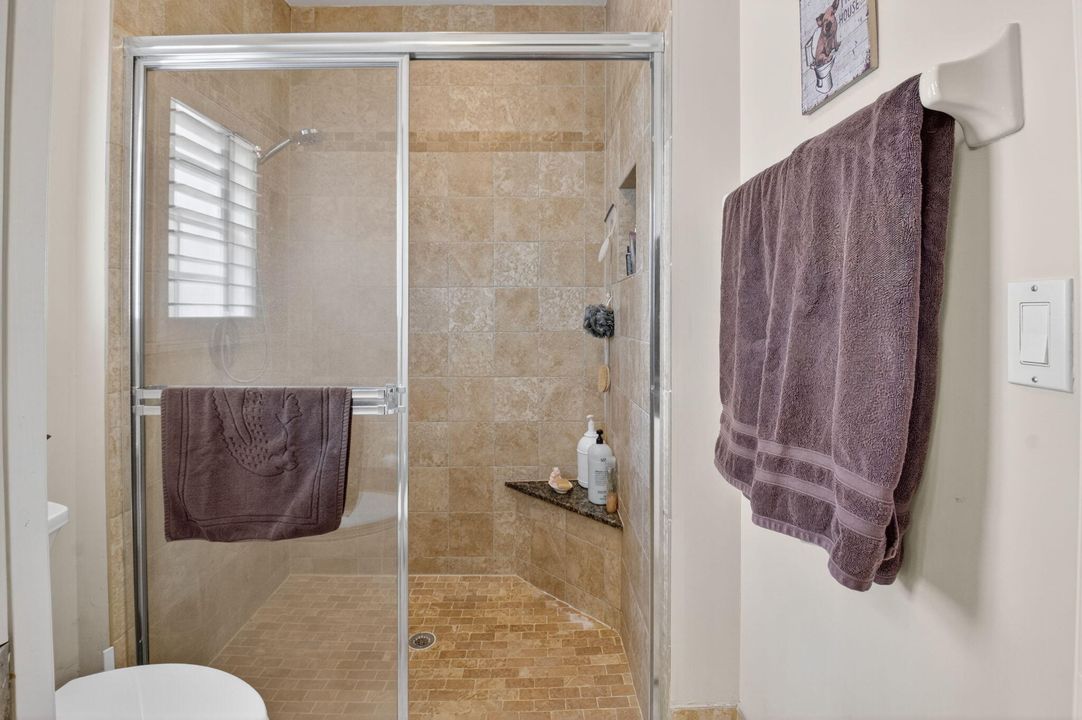 待售: $370,000 (3 贝兹, 2 浴室, 1555 平方英尺)