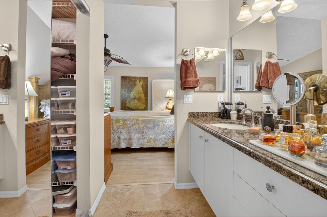 待售: $370,000 (3 贝兹, 2 浴室, 1555 平方英尺)