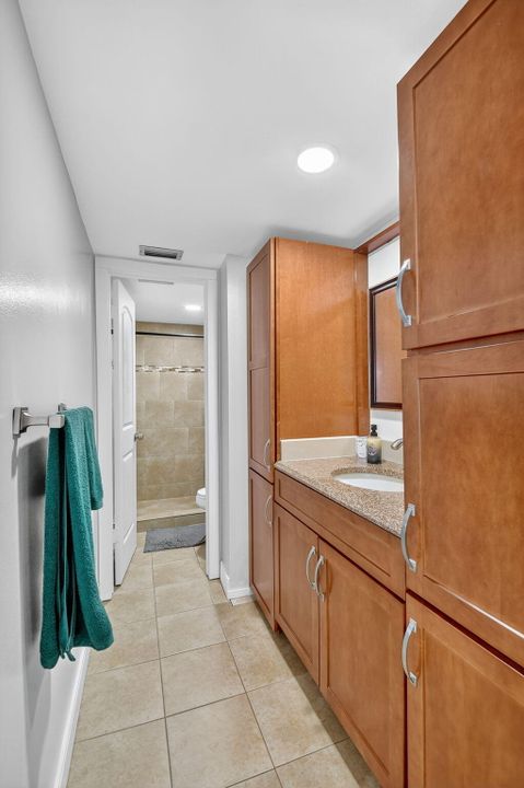 En Venta: $305,000 (2 camas, 2 baños, 1252 Pies cuadrados)