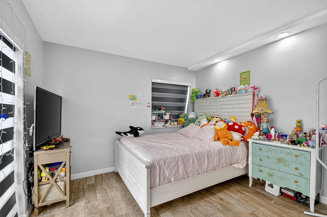 En Venta: $305,000 (2 camas, 2 baños, 1252 Pies cuadrados)