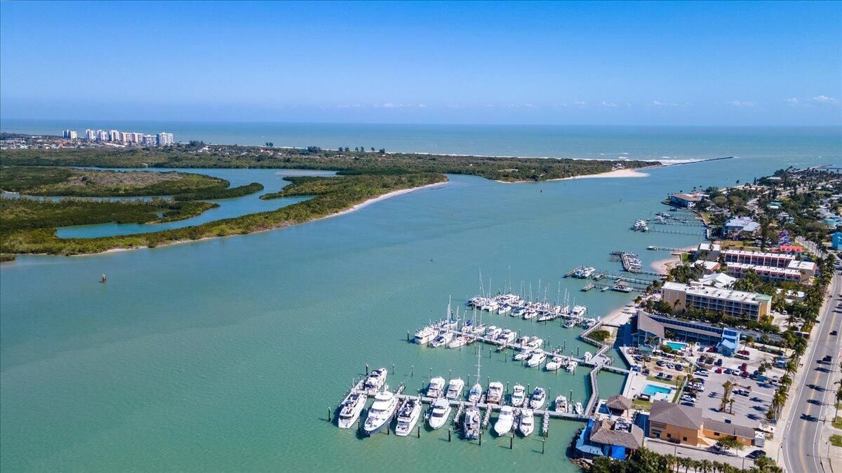 For Rent: $2,495 (3 beds, 2 baths, 1015 Square Feet)