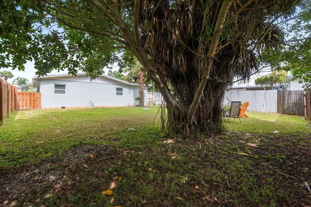 For Rent: $2,495 (3 beds, 2 baths, 1015 Square Feet)