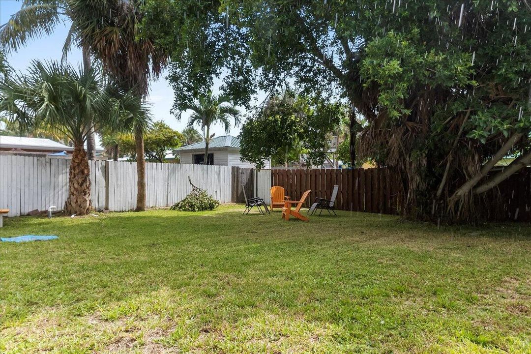 For Rent: $2,495 (3 beds, 2 baths, 1015 Square Feet)