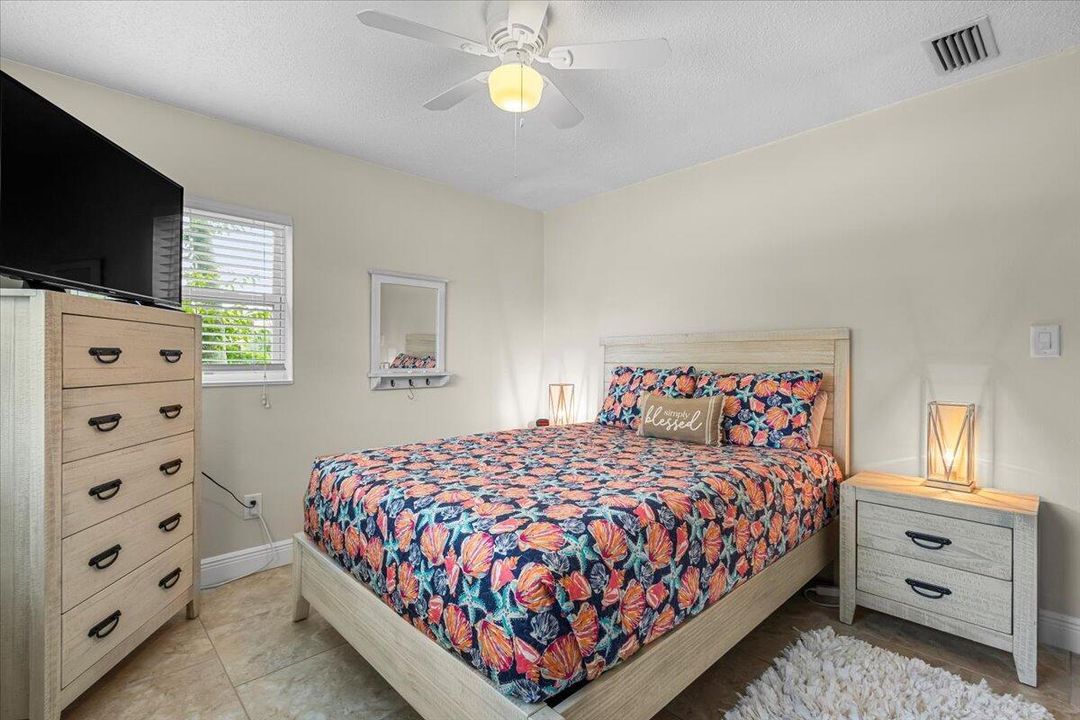 For Rent: $2,495 (3 beds, 2 baths, 1015 Square Feet)